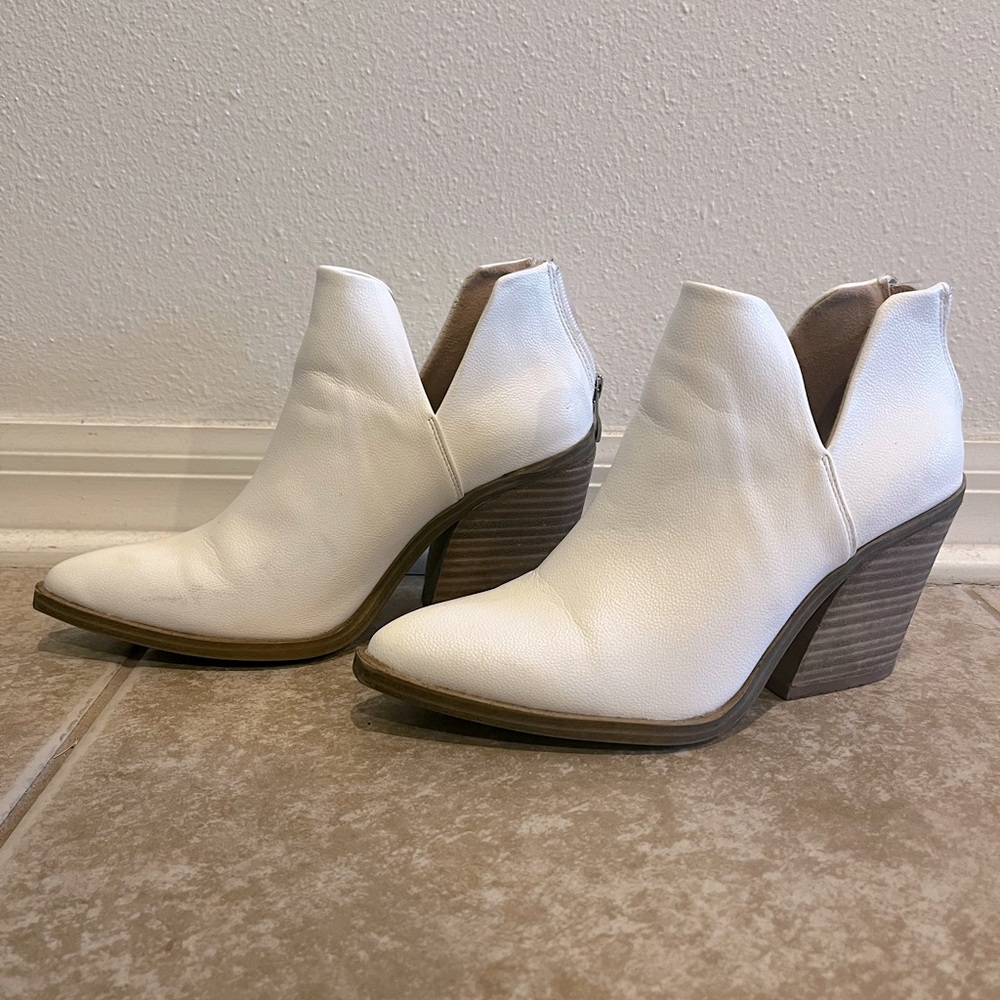 Sexy White Ankle Boot with Back Zipper and Scalloped Top